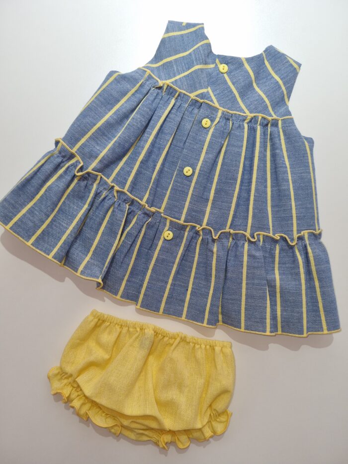 Vestido vaquero y braguita amarilla - Imagen 3