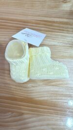 Patucos color amarillo pastel